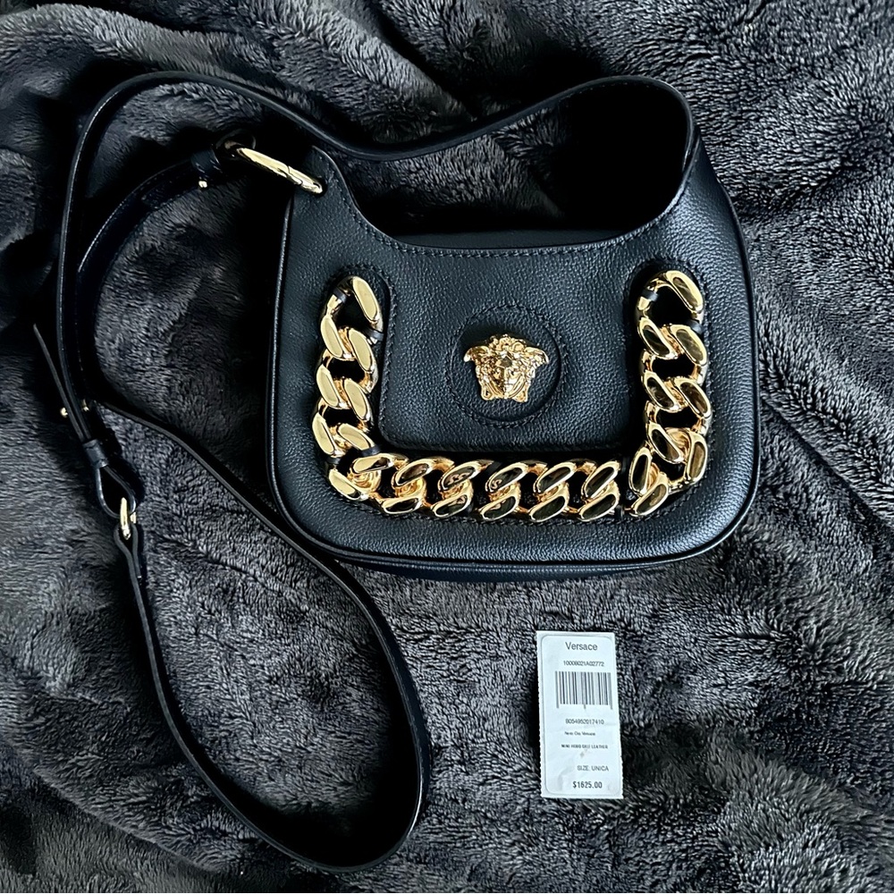Versace Purse. Barely used. Perfect conditions